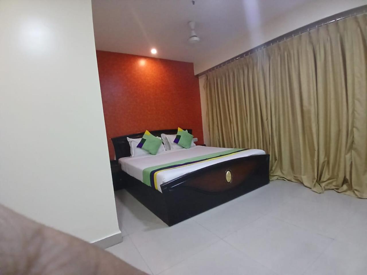 Blossoms Room The Plaza-Luxury Collection- Lakdikapul ไฮเดอราบัด ภายนอก รูปภาพ