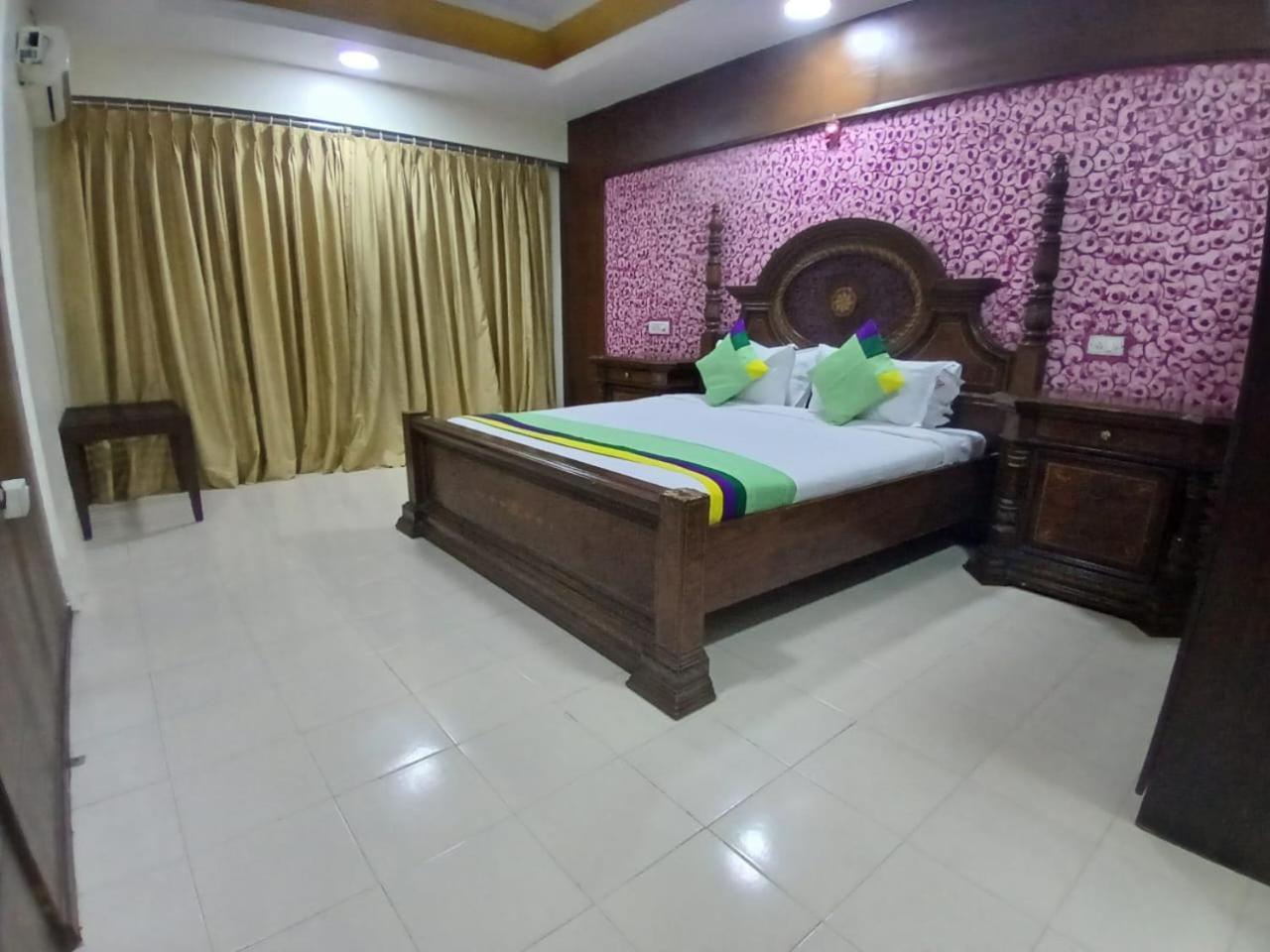 Blossoms Room The Plaza-Luxury Collection- Lakdikapul ไฮเดอราบัด ภายนอก รูปภาพ