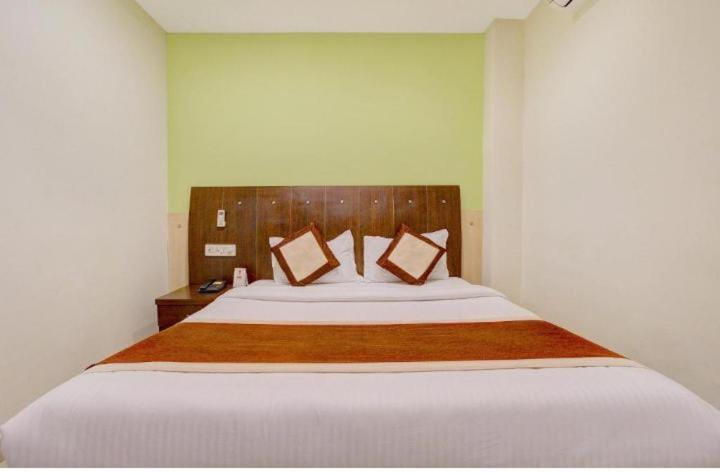 Blossoms Room The Plaza-Luxury Collection- Lakdikapul ไฮเดอราบัด ภายนอก รูปภาพ