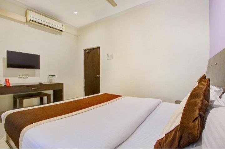 Blossoms Room The Plaza-Luxury Collection- Lakdikapul ไฮเดอราบัด ภายนอก รูปภาพ